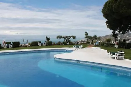 Сasa de vacaciones Hermosa casa con terraza e increíbles vistas al mar y la montaña Nerja España