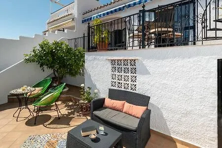 Hébergement de vacances Hermosa Casa Con Terraza E Increibles Vistas Al Mar Y La Montana Nerja Espagne